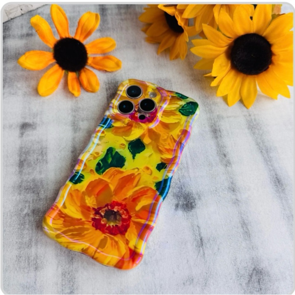 🤓NWT Floral Yellow Phone Case for the IPhone 16 Pro